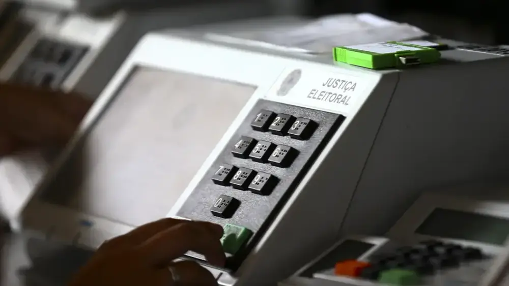 Candidatos ao GDF iniciam semana com sabatinas e atos de campanha